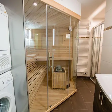 Дом отдыха Panoramic Glass Chalet With Sauna Вальд (Пинцгау)