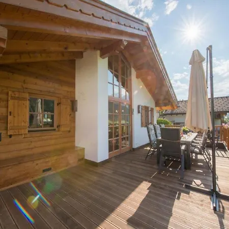 Дом отдыха Panoramic Glass Chalet With Sauna
