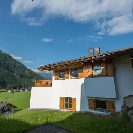 Сasa de vacaciones Panoramic Glass With Sauna Wald im Pinzgau